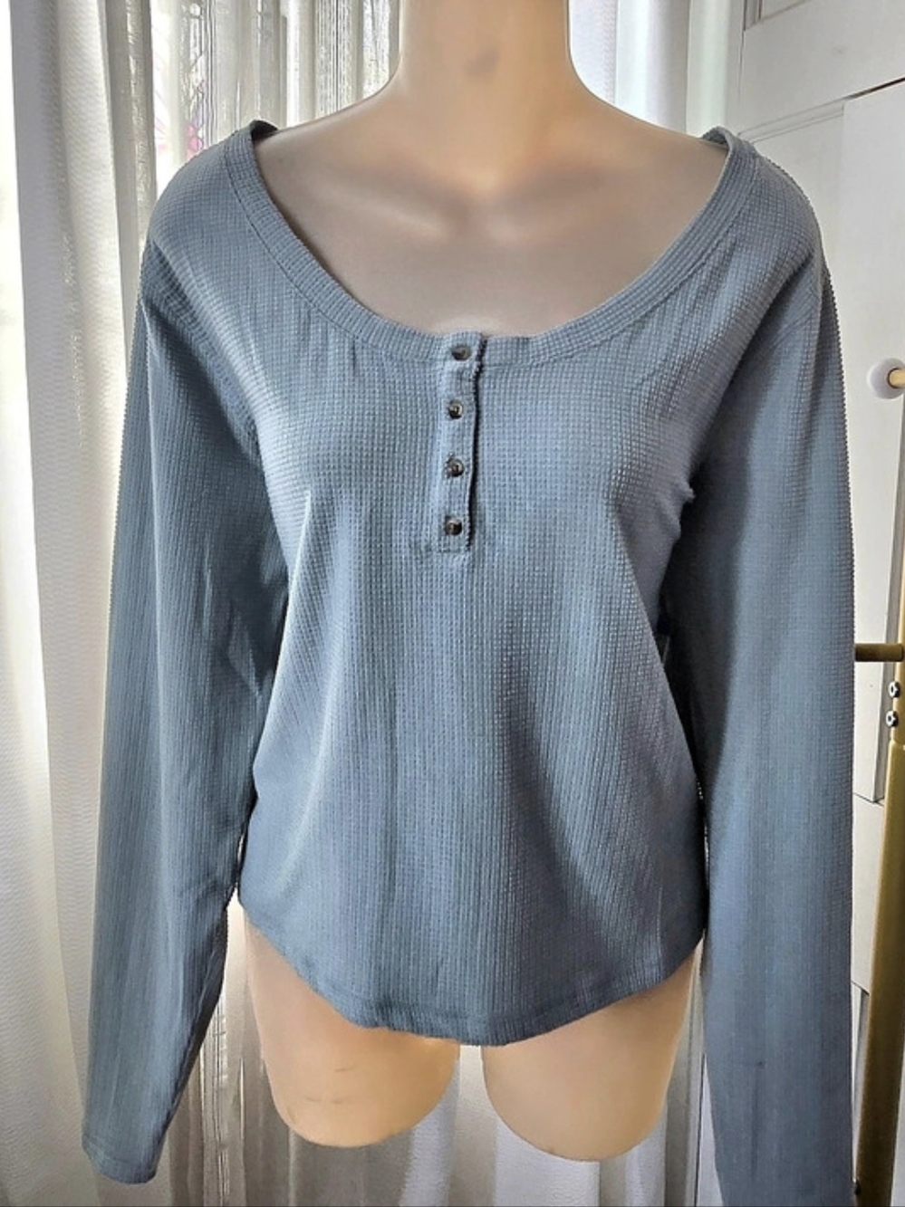 Columbia Women's Long Sleeve Henley in Sea Foam Green XL NWT